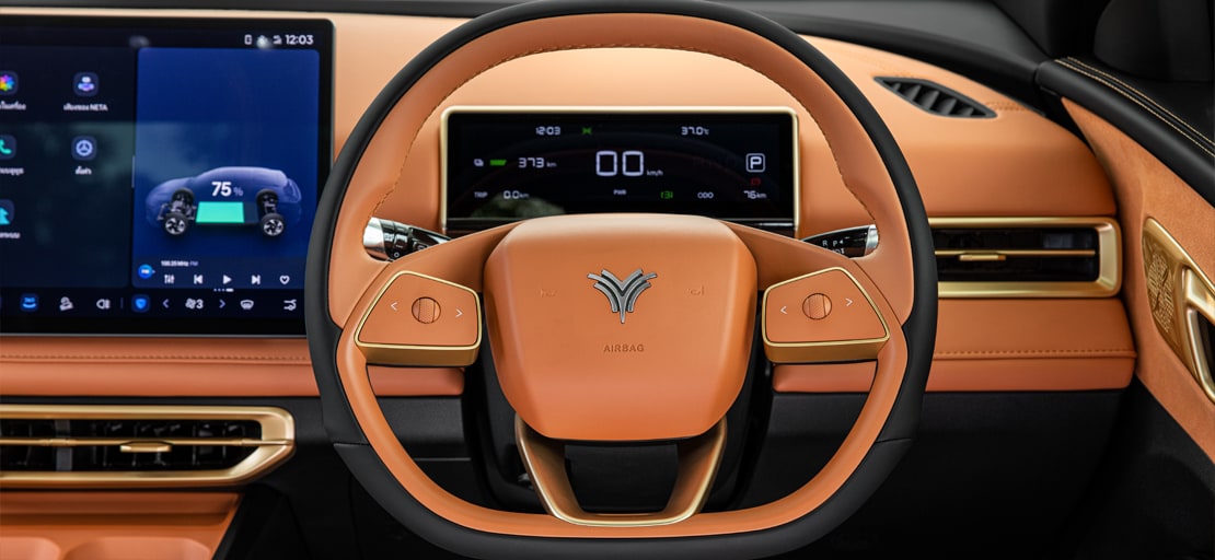 Floating D-Shaped Steering Wheel